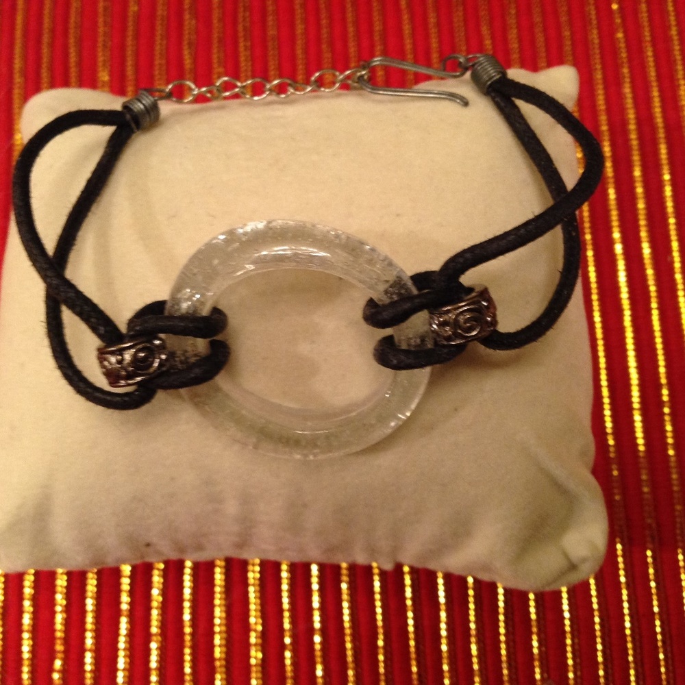 Pretty Round Glass Bracelet